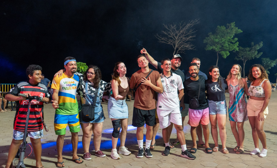 Shows de samba e sertanejo abrem temporada dos palcos Sunset no Noroeste