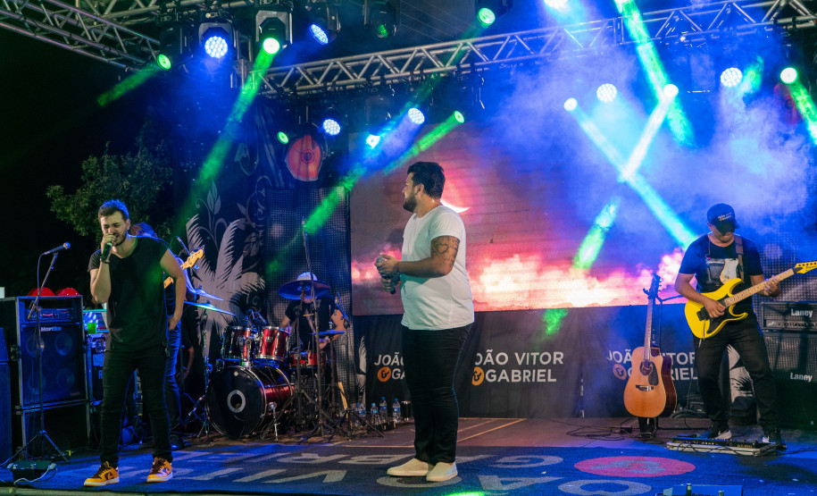 Thiago Viola e João Vitor & Gabriel embalam o Noroeste com sucessos sertanejos