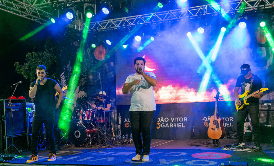 Thiago Viola e João Vitor & Gabriel embalam o Noroeste com sucessos sertanejos
