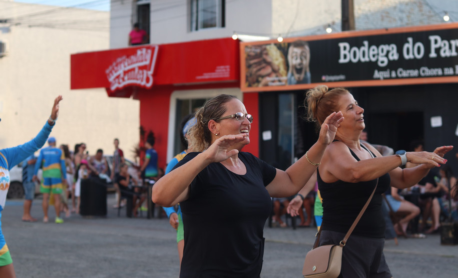 Temporada de shows gratuitos do Verão Maior começa com artistas paranaenses