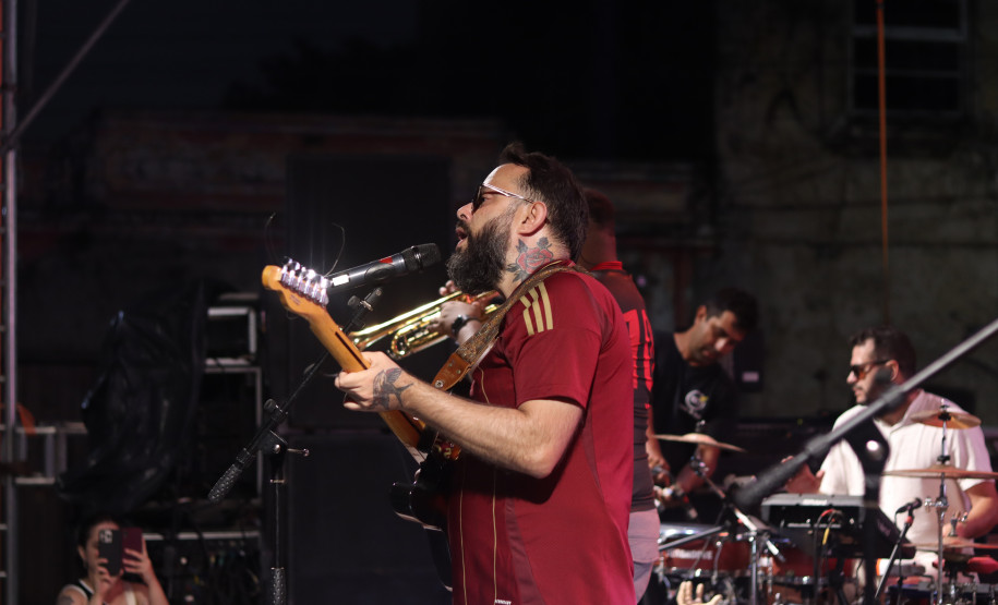 Temporada de shows gratuitos do Verão Maior começa com artistas paranaenses