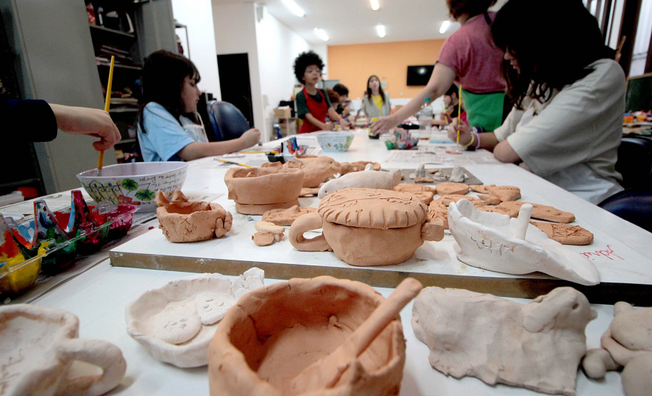 Inscrições para oficinas do Centro Juvenil de Artes Plásticas abrem na segunda-feira
