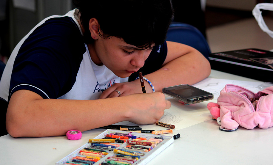 Inscrições para oficinas do Centro Juvenil de Artes Plásticas abrem na segunda-feira