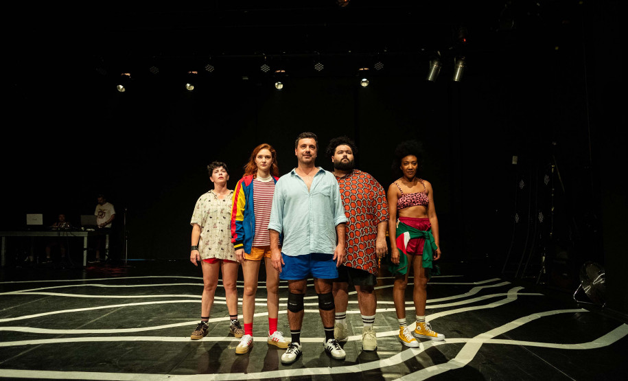 Espetáculo "Deriva" celebra o corpo e a cidade no Teatro José Maria Santos