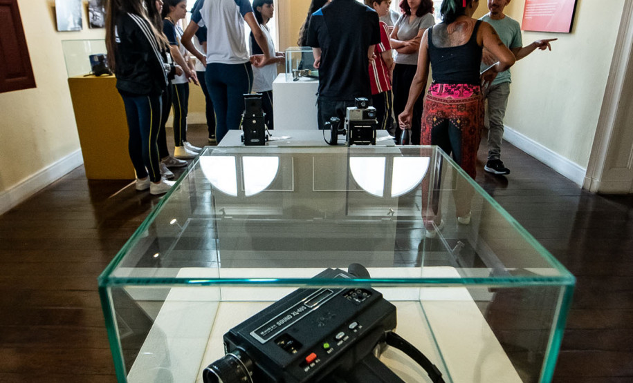 Shows sertanejos, novos livros, bonecos no Guaíra e oficinas embalam a agenda cultural