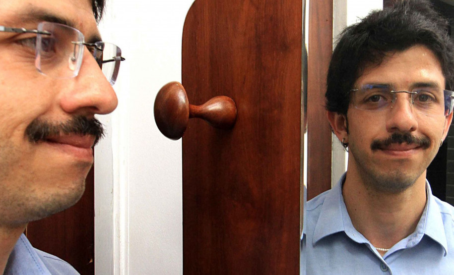 Jomi, novo residente da Academia Alfredo Andersen, cria Departamento dos Espelhos