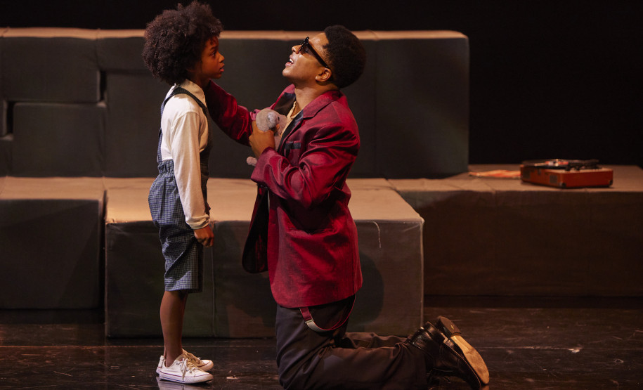 Teatro Guaíra recebe espetáculo que apresenta trajetória de Ray Charles