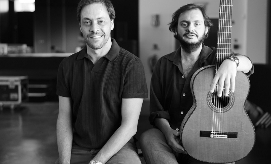António Zambujo & Yamandu Costa abrem turnê brasileira no Teatro Guaíra