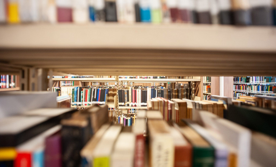 Biblioteca Pública inaugura a Estante Árabe - Coleção Jamil Snege