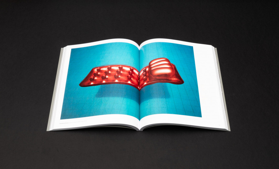 Catálogo da mostra do fotógrafo German Lorca já está disponível na MON Loja