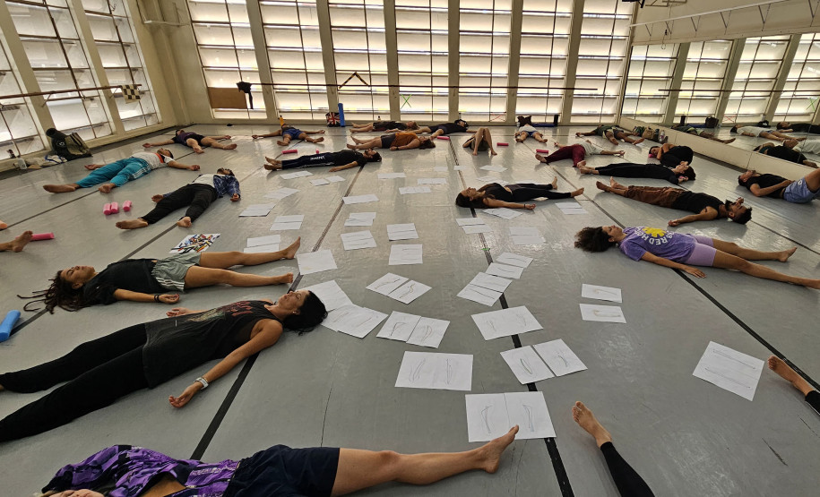 Escambo Cinético estimula diálogo entre comunidade da dança e Balé Teatro Guaíra