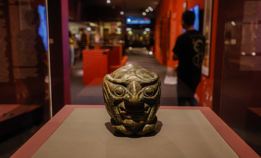 Peças milenares, Andy Warhol, Tarsila do Amaral; conheça as raridades do acervo do MON