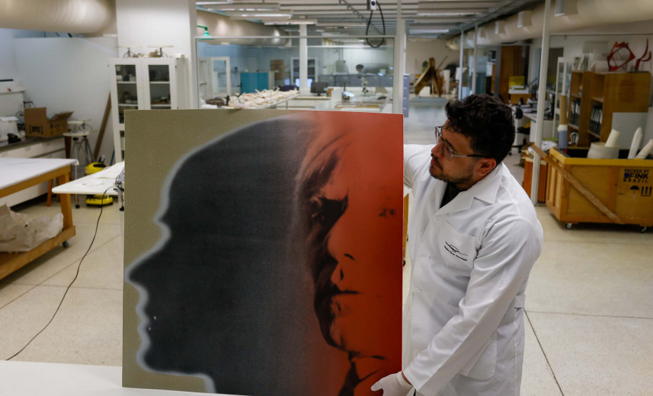 Peças milenares, Andy Warhol, Tarsila do Amaral; conheça as raridades do acervo do MON