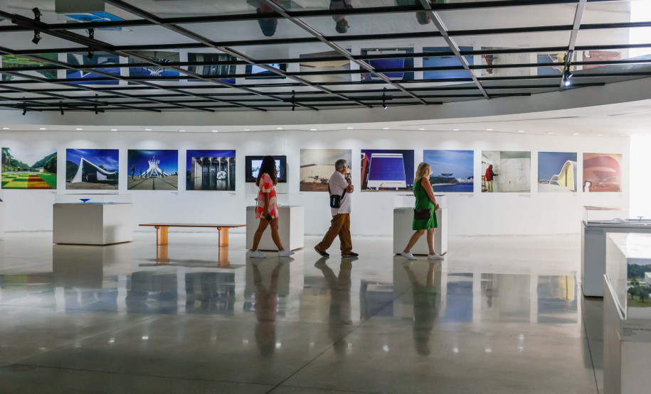 Peças milenares, Andy Warhol, Tarsila do Amaral; conheça as raridades do acervo do MON