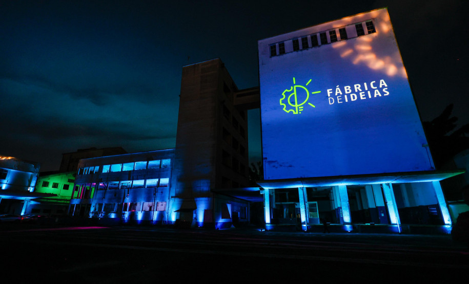Fábrica de Ideias é apresentada a autoridades e empresários no encerramento do Smart City
