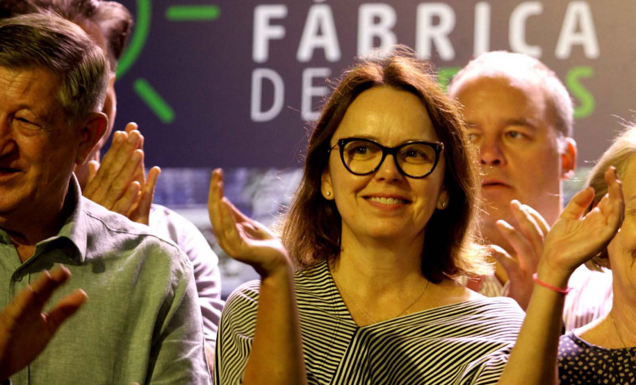 Fábrica de Ideias é apresentada a autoridades e empresários no encerramento do Smart City