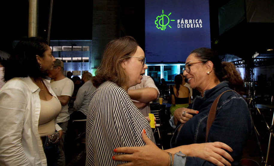Fábrica de Ideias é apresentada a autoridades e empresários no encerramento do Smart City