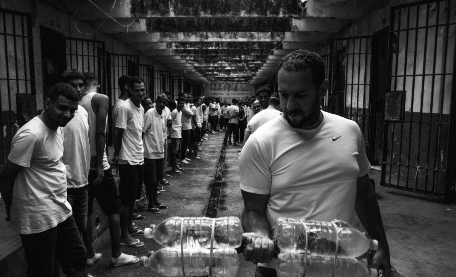 Exposição “Desse Lado do Muro” abre as portas do antigo Centro de Triagem em Curitiba