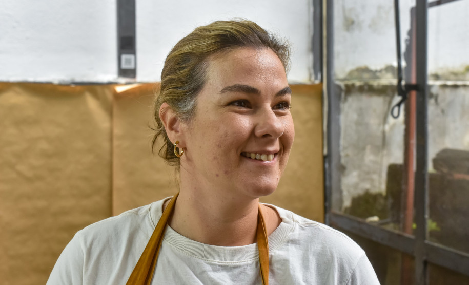 Academia Alfredo Andersen promove bate-papo com artistas Milena Celli e Elizabeth Titton