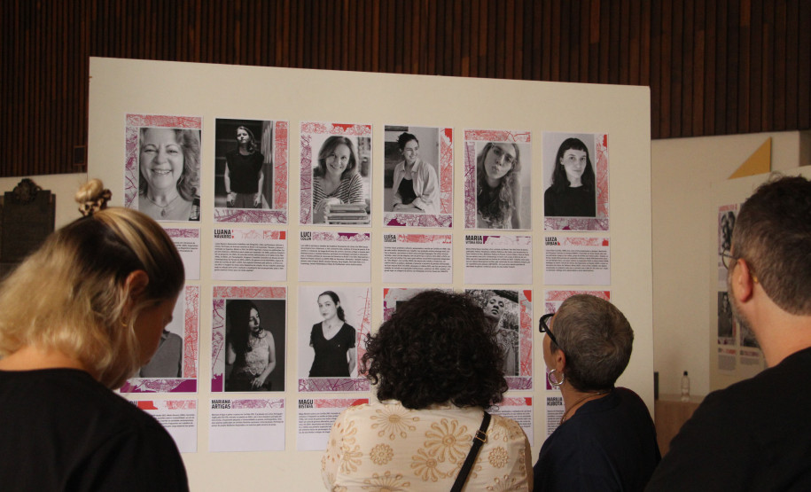 Exposição Mulheres que circulam pela cidade.