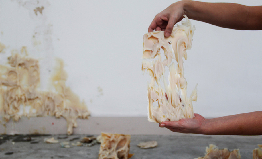 Instalação O corpo ali onde não está