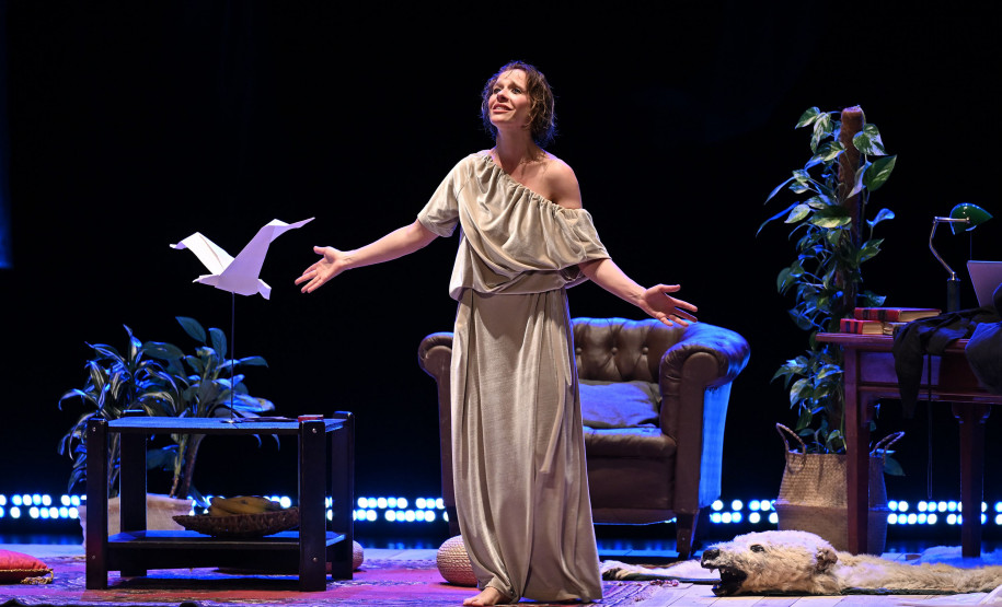 FESTIVAL DE CURITIBA | “Júpiter e a Gaivota” faz uma releitura “feminina e feminista” do clássico de Anton Tchekhov