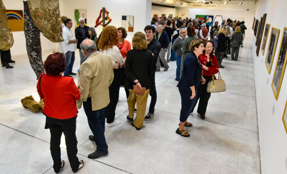 Estado entrega Medalha de Mérito Cultural a Fernando Velloso, referência da arte