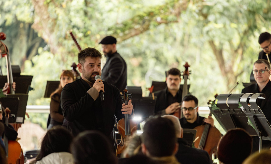Concerto da Orquestra Sinfônica do Paraná no Museu Oscar Niemeyer é sucesso de público