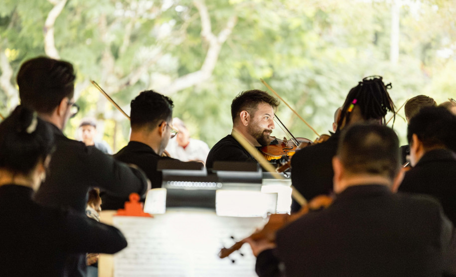 Concerto da Orquestra Sinfônica do Paraná no Museu Oscar Niemeyer é sucesso de público