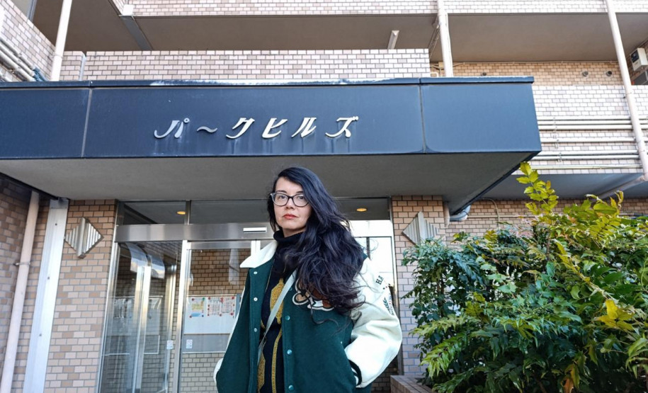 Escritora brasileira distribui pelo Japão livro de poemas sobre memória e identidade, realizado pela Lei Paulo Gustavo