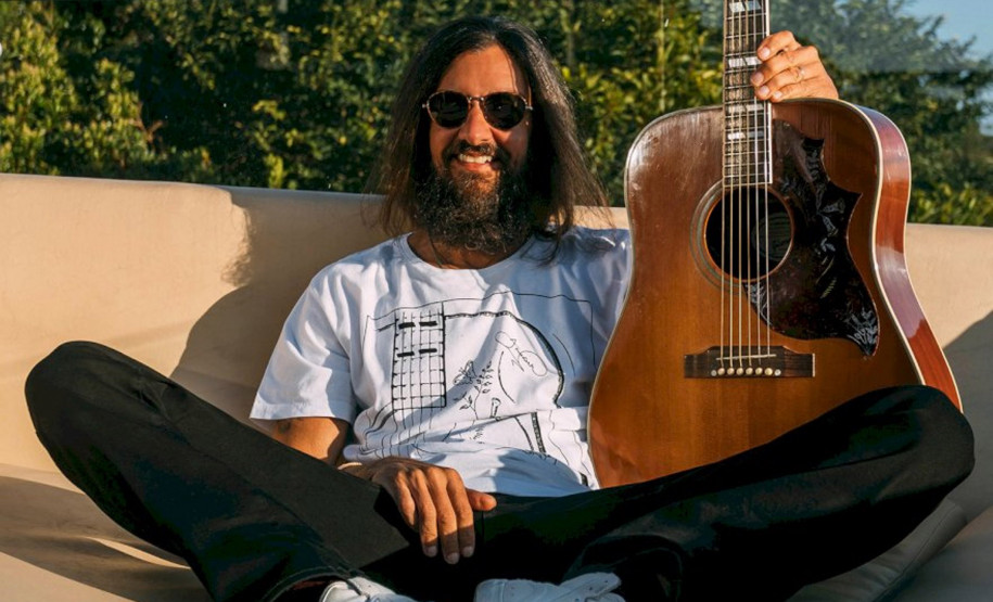 Teatro Guaíra recebe dois shows de Armandinho, expoente do reggae nacional