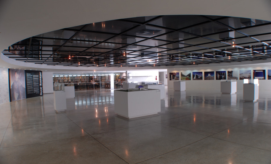 Museu Oscar Niemeyer - O Museu Oscar Niemeyer (MON) promoverá, no dia 19 de maio, o encontro de Educação Museal: “Caminhos para um Futuro: Educação Museal em Transformação”, como parte integrante da programação da Semana Nacional de Museus.