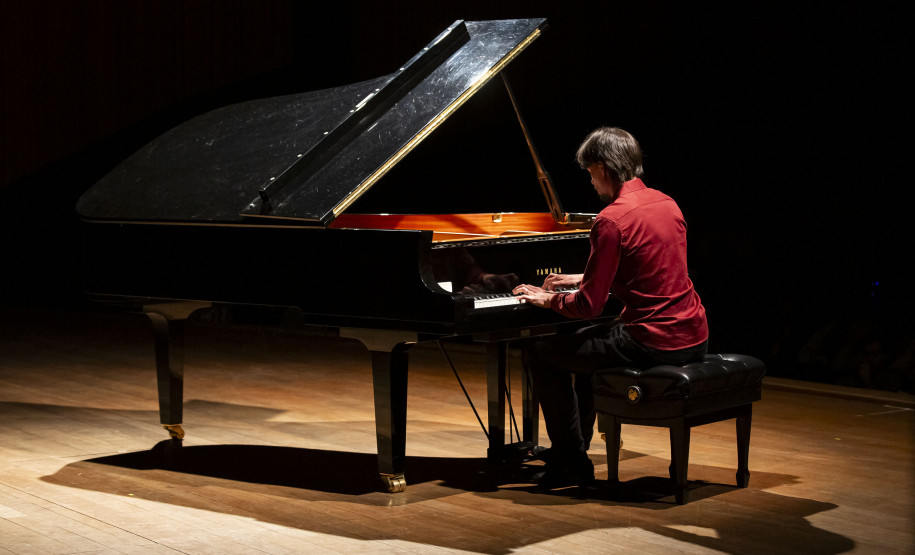Rock ao Piano celebra os 50 anos dos clássicos de 1975 no Guairinha