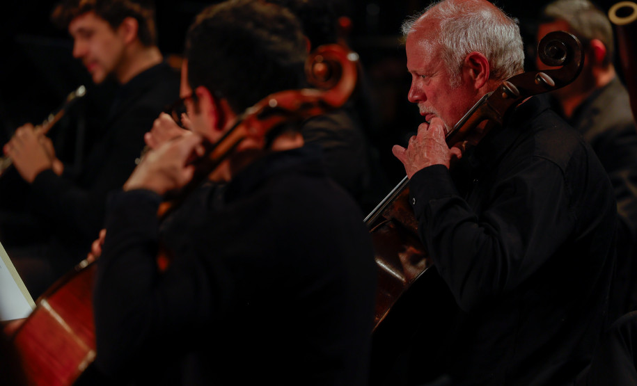 Casal, irmãos e aprendizado de gerações: os bastidores da Orquestra Sinfônica do Paraná