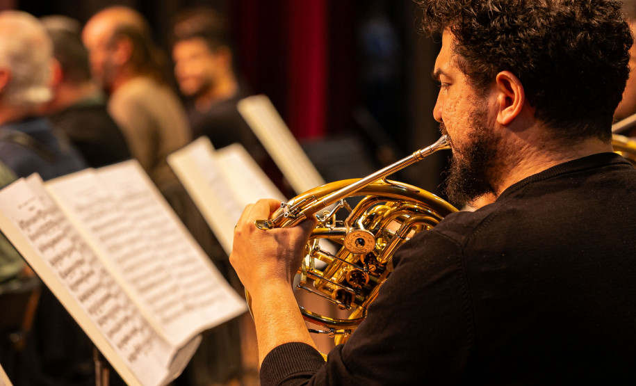 Entre famílias de instrumentos, movimentos e disposição: como funciona a Orquestra Sinfônica