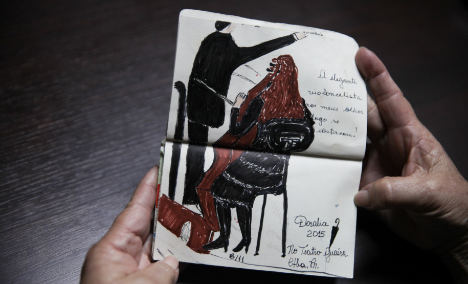 Doralice Araújo acompanha os concertos da Orquestra Sinfônica do Paraná há mais de 30 anos; na última década, passou a transformar essa paixão em arte.