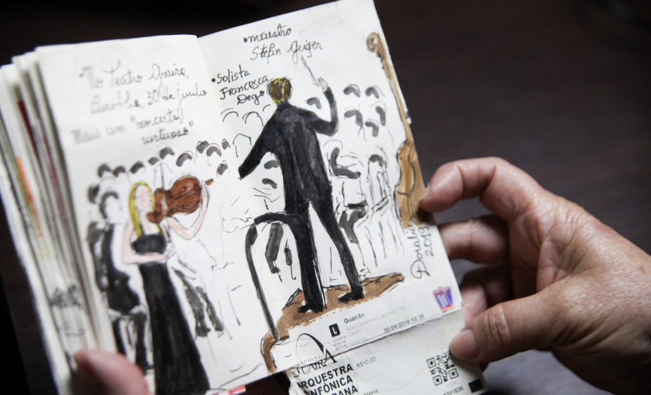 Doralice Araújo acompanha os concertos da Orquestra Sinfônica do Paraná há mais de 30 anos; na última década, passou a transformar essa paixão em arte.