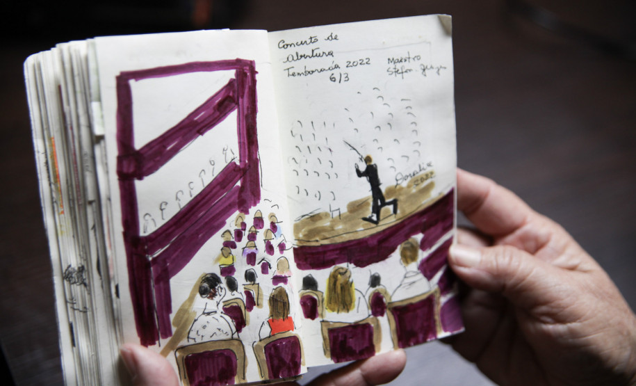 Doralice Araújo acompanha os concertos da Orquestra Sinfônica do Paraná há mais de 30 anos; na última década, passou a transformar essa paixão em arte.