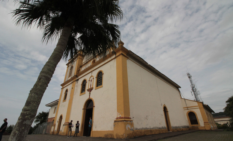Coordenação do Patrimônio Cultural participa de entrega de projeto de restauração da Igreja Matriz de Antonina