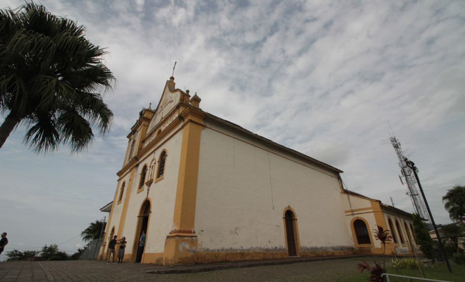 Coordenação do Patrimônio Cultural participa de entrega de projeto de restauração da Igreja Matriz de Antonina