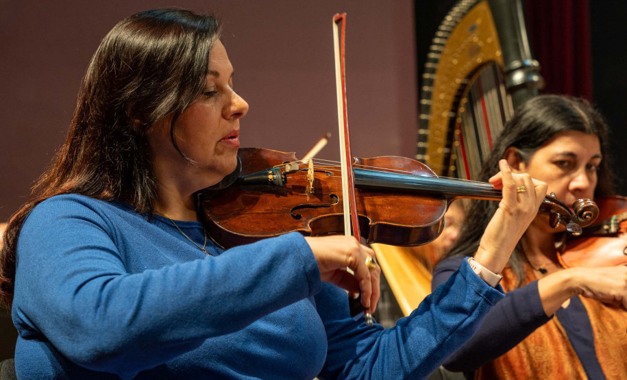 Casal, irmãos e aprendizado de gerações: os bastidores da Orquestra Sinfônica do Paraná