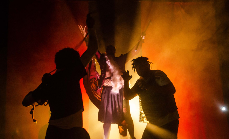 “Noget’s de Sobremesa” entra em cartaz no Miniauditório do Teatro Guaíra no final de semana