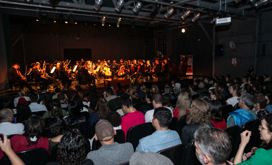 Casal, irmãos e aprendizado de gerações: os bastidores da Orquestra Sinfônica do Paraná