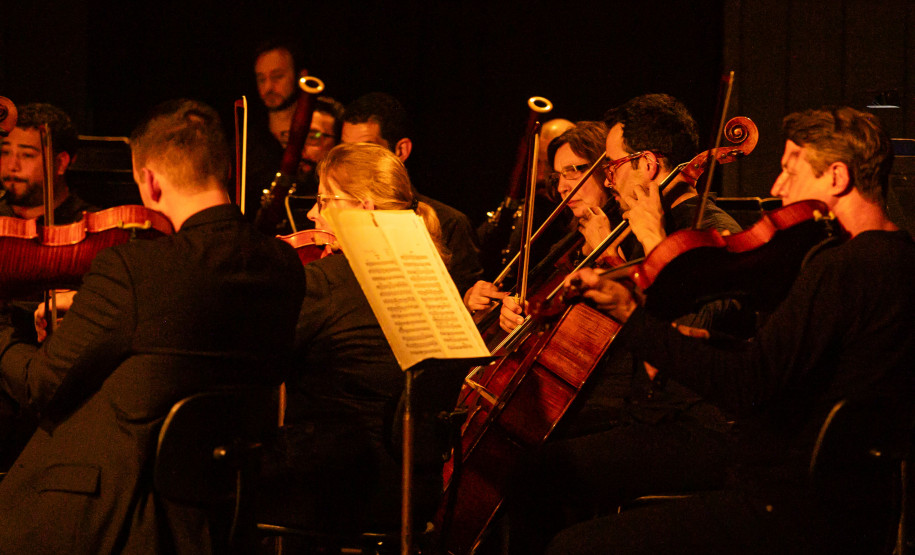 Casal, irmãos e aprendizado de gerações: os bastidores da Orquestra Sinfônica do Paraná