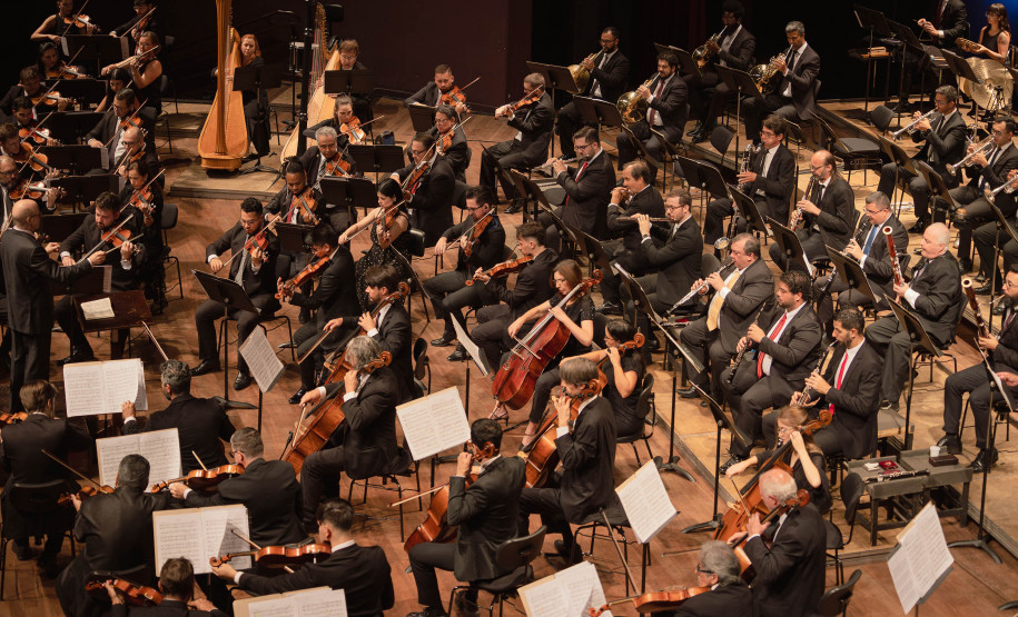 Orquestra Sinfônica comemora 40 anos com show monumental com 200 pessoas no palco