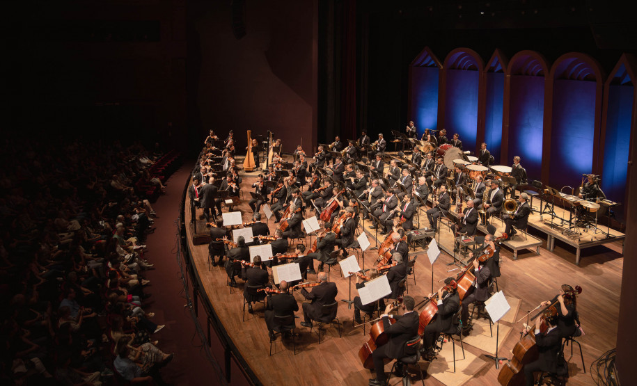 Orquestra Sinfônica comemora 40 anos com show monumental com 200 pessoas no palco