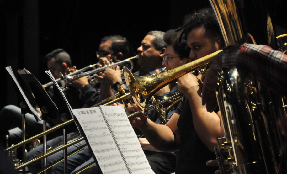 Entre famílias de instrumentos, movimentos e disposição: como funciona a Orquestra Sinfônica