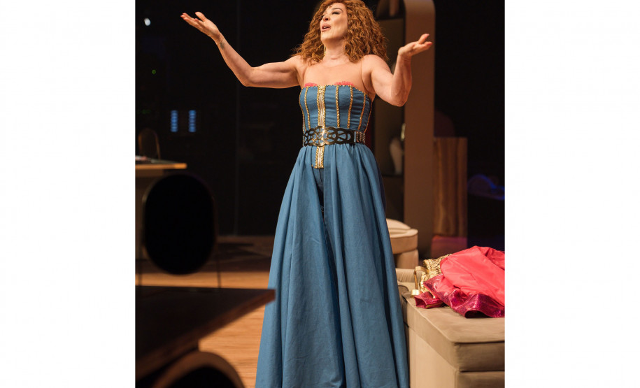 Claudia Raia volta ao palco do Guairão com a peça “Cenas da Menopausa”