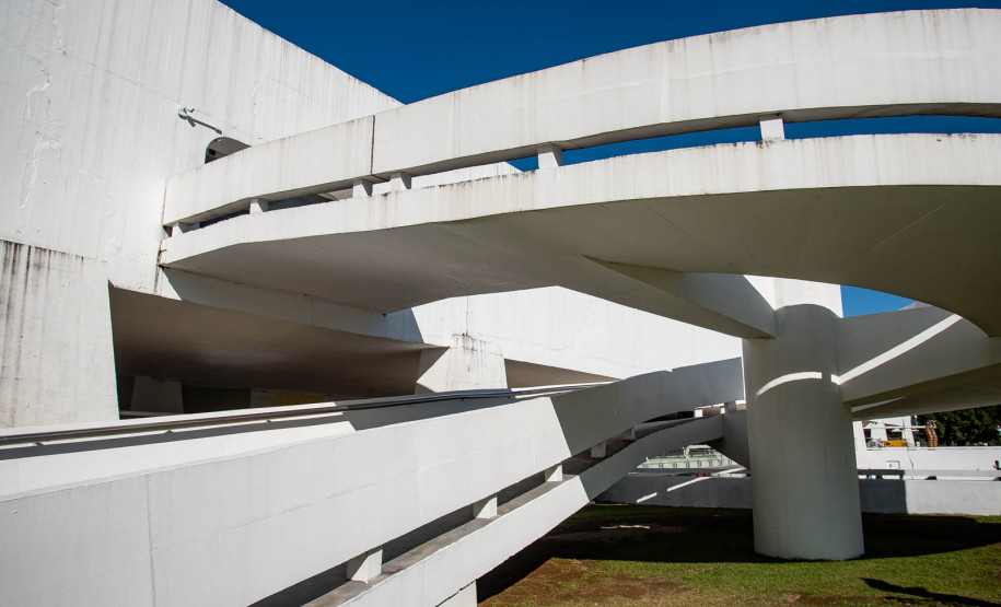 MAC Paraná promove oficina sobre criação musical coletiva ministrada por psicóloga