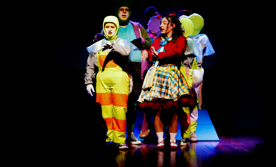 Espetáculo infantil premiado "Alumia" terá turnê no Miniauditório do Guaíra